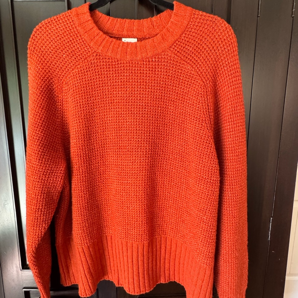 Women’s Cozy Orange Knit Sweater. Size L